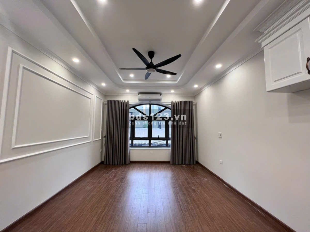 Bán Nhà 6 Tầng 1 Tum Thang Máy Ngõ Rộng Tại Phố Trạm, P. Long Biên (Full Nội Thất)