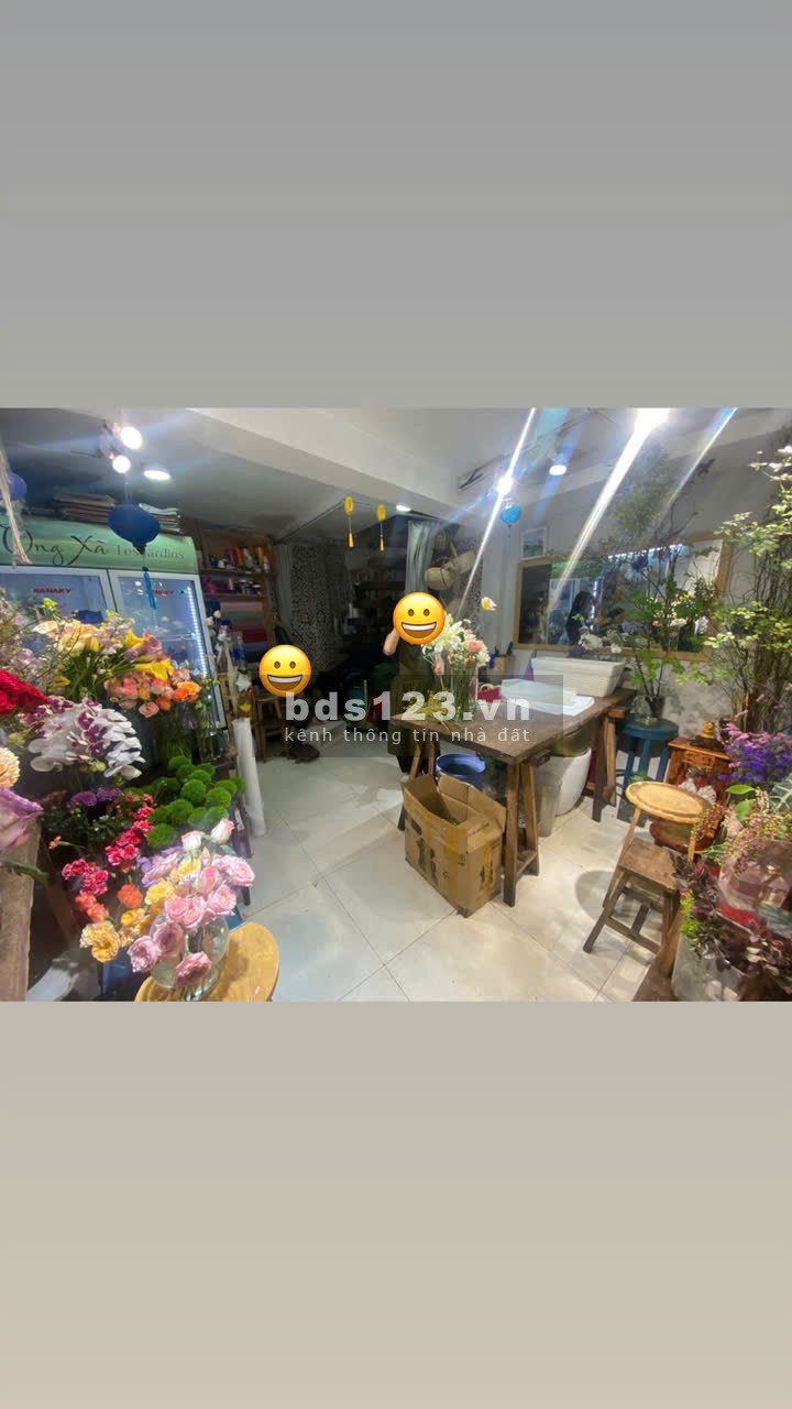 Bán nhà 18m2 tại 115 Đặng Dung - quận 1
