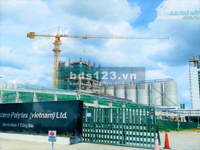 Cần sang lại góc 2 MT 27x45=(1200m2) đất shr mặt tiền đường lớn liền kề cụm KCN dân đông giá 195tr
