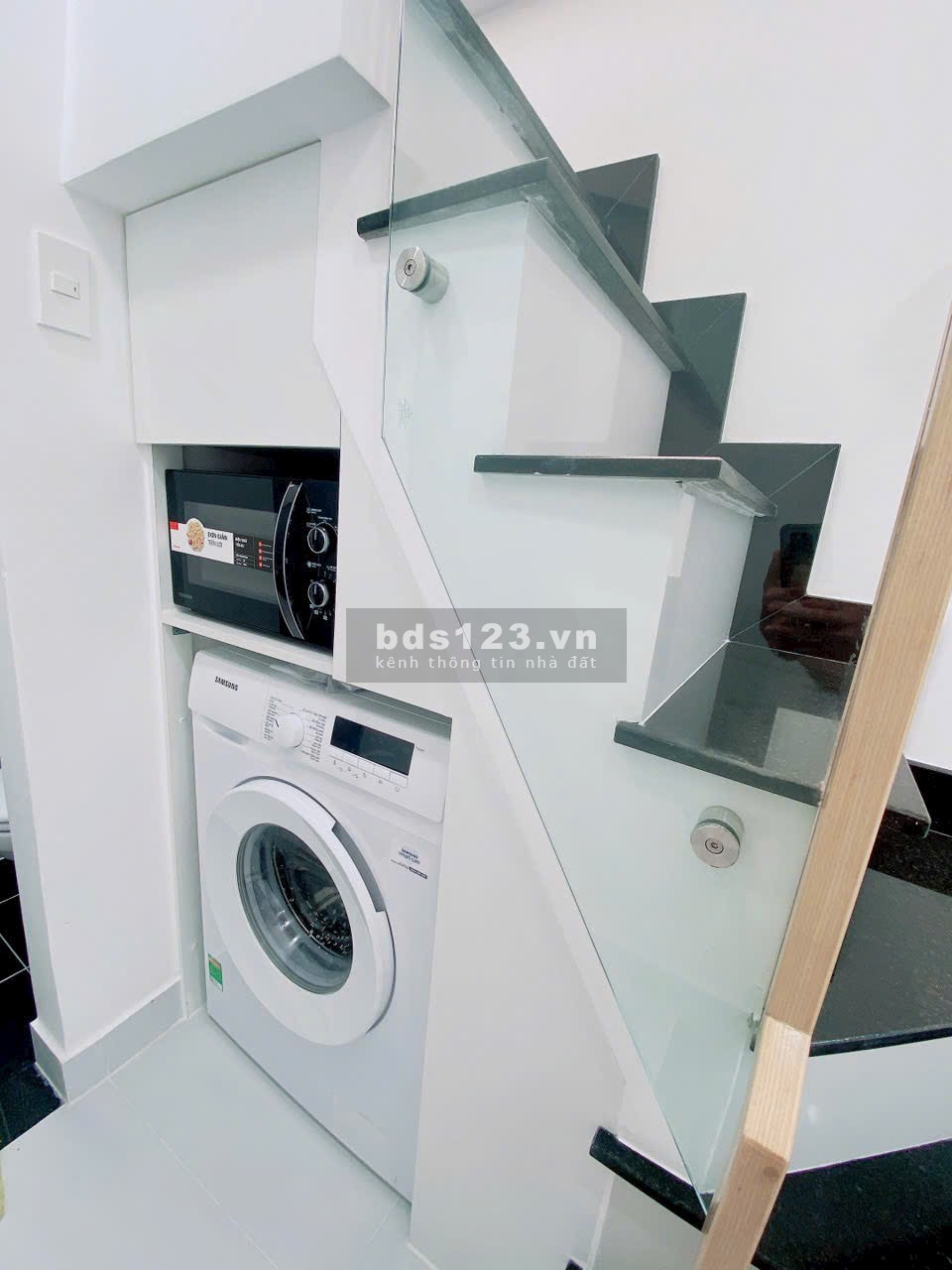 HH 50tr - Hạ giá 200tr chỉ 1 tỷ 690tr nhà CC mới đẹp trệt 2 lầu Huỳnh Văn Bánh Phú Nhuận
