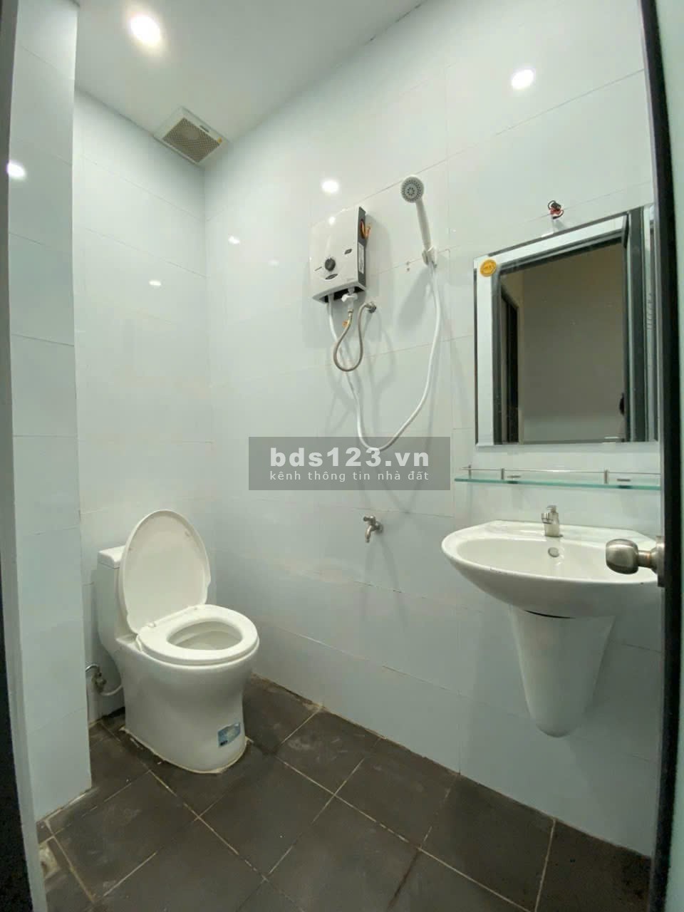 Cho thuê Chung cư Trương Quyền, Phường 6, Q3: Rộng 53m2, 1p ngủ, NT, 8tr