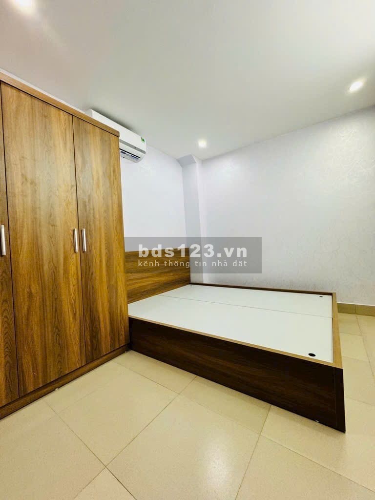 Lĩnh Nam, Hoàng Mai 30m2, 4 tầng, 5.2 tỷ. MẶT NGÕ THÔNG - KINH DOANH - 3 NGỦ - DÂN XÂY