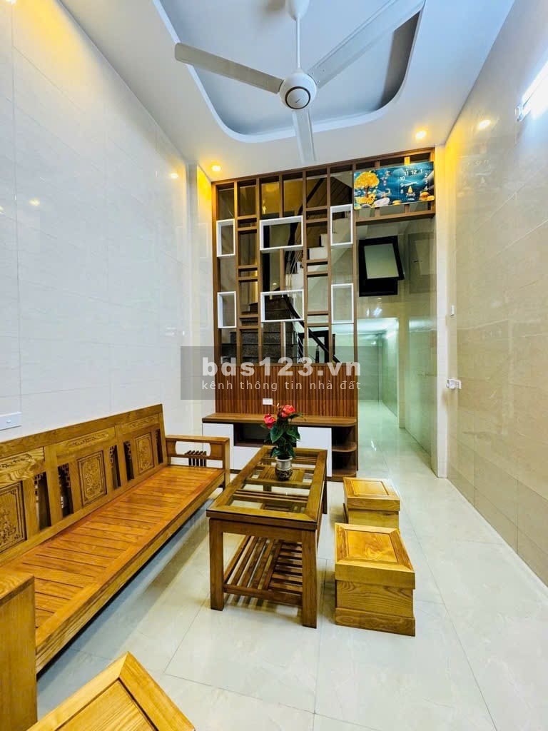 Lĩnh Nam, Hoàng Mai 30m2, 4 tầng, 5.2 tỷ. MẶT NGÕ THÔNG - KINH DOANH - 3 NGỦ - DÂN XÂY