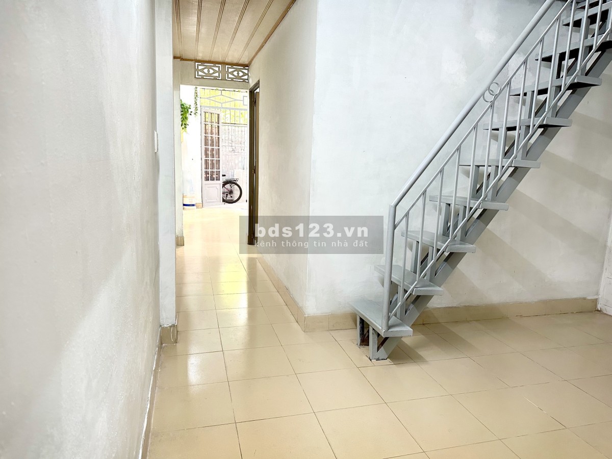 Chính chủ cần bán nhà sổ hồng riêng đường Hà Thị Khiêm, Tô Ký q12