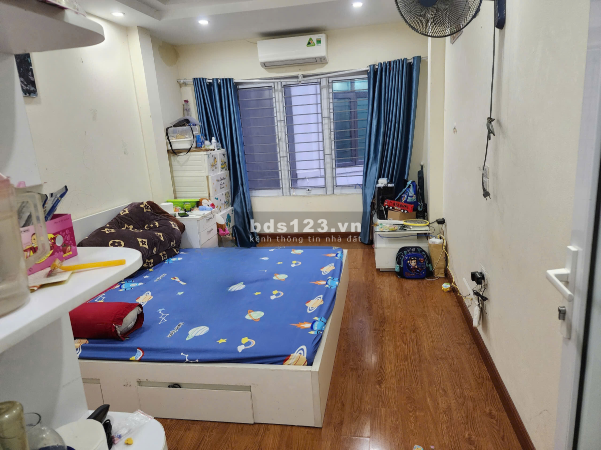 Bán nhà 73 m2 x 3 tầng Đại Mỗ, nhà dân xây, gần chợ sáng, ngõ rộng thoáng, giá 6.2 tỷ, lh 0978052259