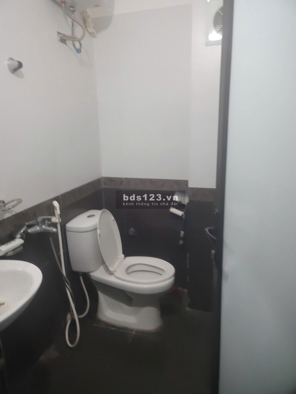 Bán nhà 73 m2 x 3 tầng Đại Mỗ, nhà dân xây, gần chợ sáng, ngõ rộng thoáng, giá 6.2 tỷ, lh 0978052259