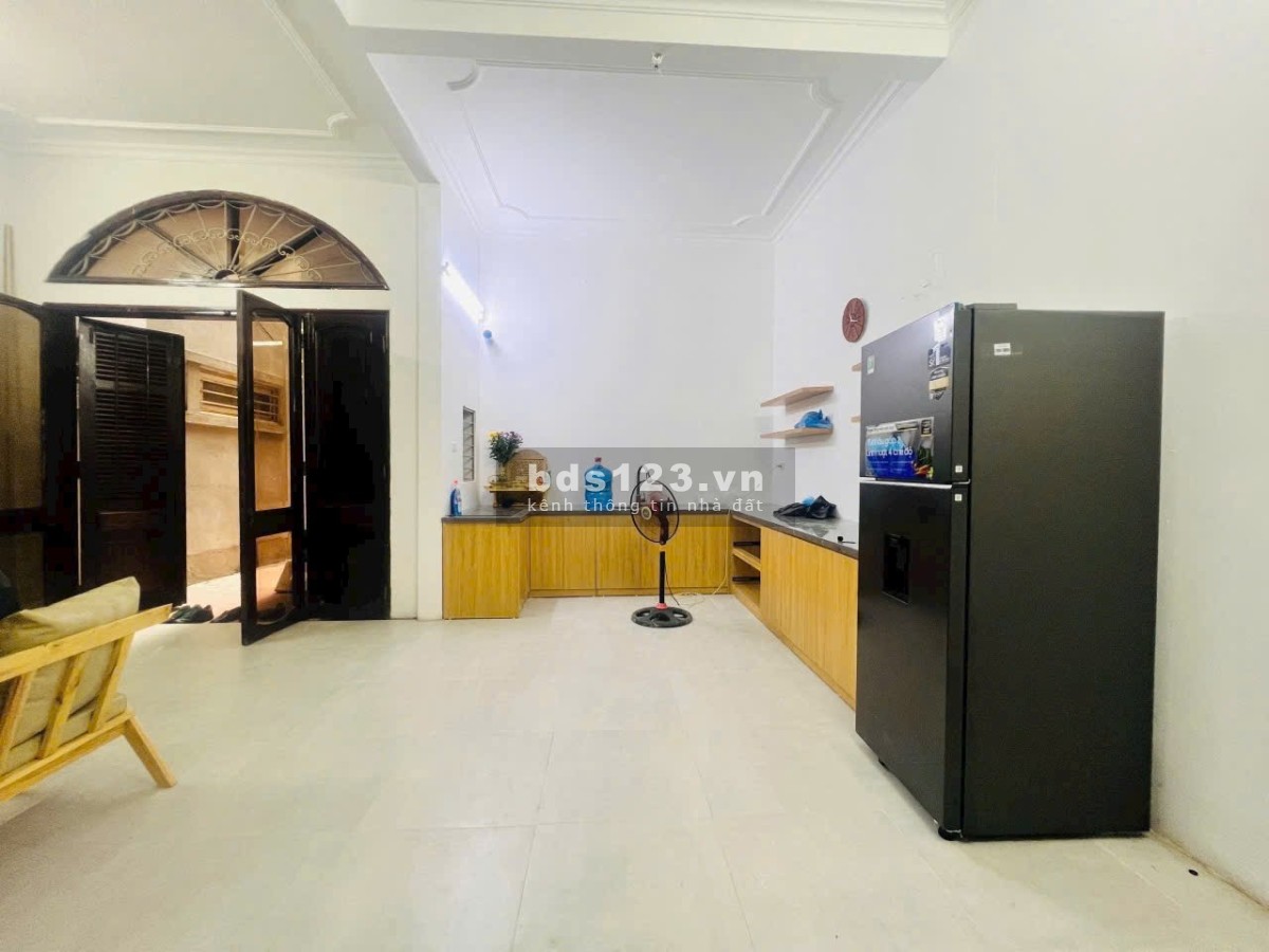 HÀNG HIẾM NHANH TAY – Chỉ 30m ra THÁI HÀ – Nhà dân xây – 2 Thoáng – Chỉ 9,8 tỷ