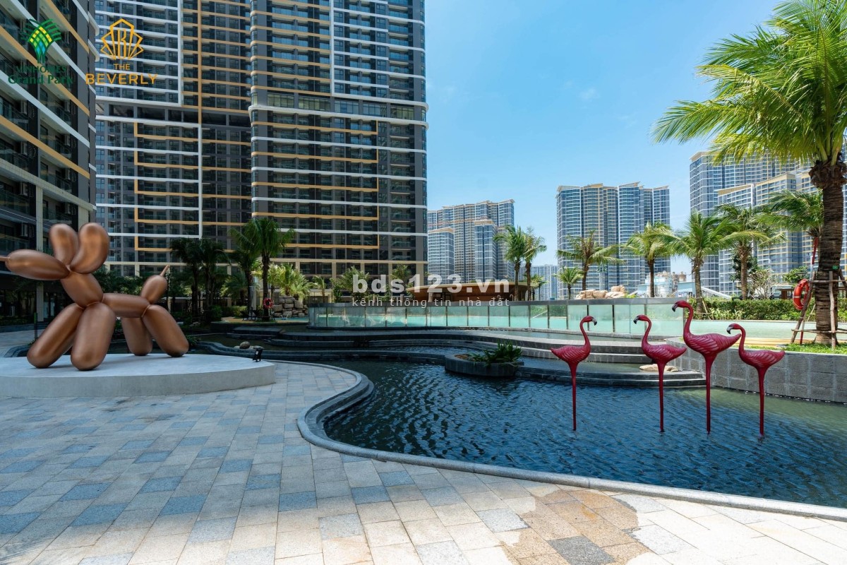 CẮT LỖ BÁN GẤP CĂN 2PN 79M2 TẦNG TRUNG VIEW TRỰC DIỆN HỒ BƠI NƯỚC MẶN 650M TẠI THE BEVERLY VHGP Q9