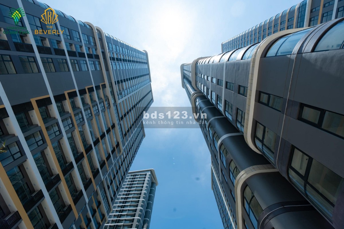 CẮT LỖ BÁN GẤP CĂN 2PN 79M2 TẦNG TRUNG VIEW TRỰC DIỆN HỒ BƠI NƯỚC MẶN 650M TẠI THE BEVERLY VHGP Q9