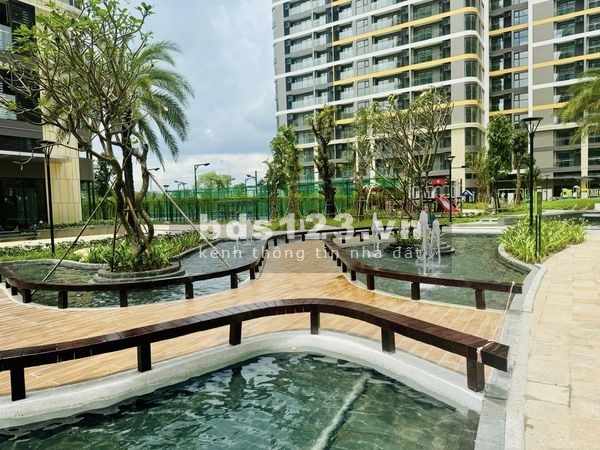 CẮT LỖ BÁN GẤP CĂN 2PN 79M2 TẦNG TRUNG VIEW TRỰC DIỆN HỒ BƠI NƯỚC MẶN 650M TẠI THE BEVERLY VHGP Q9