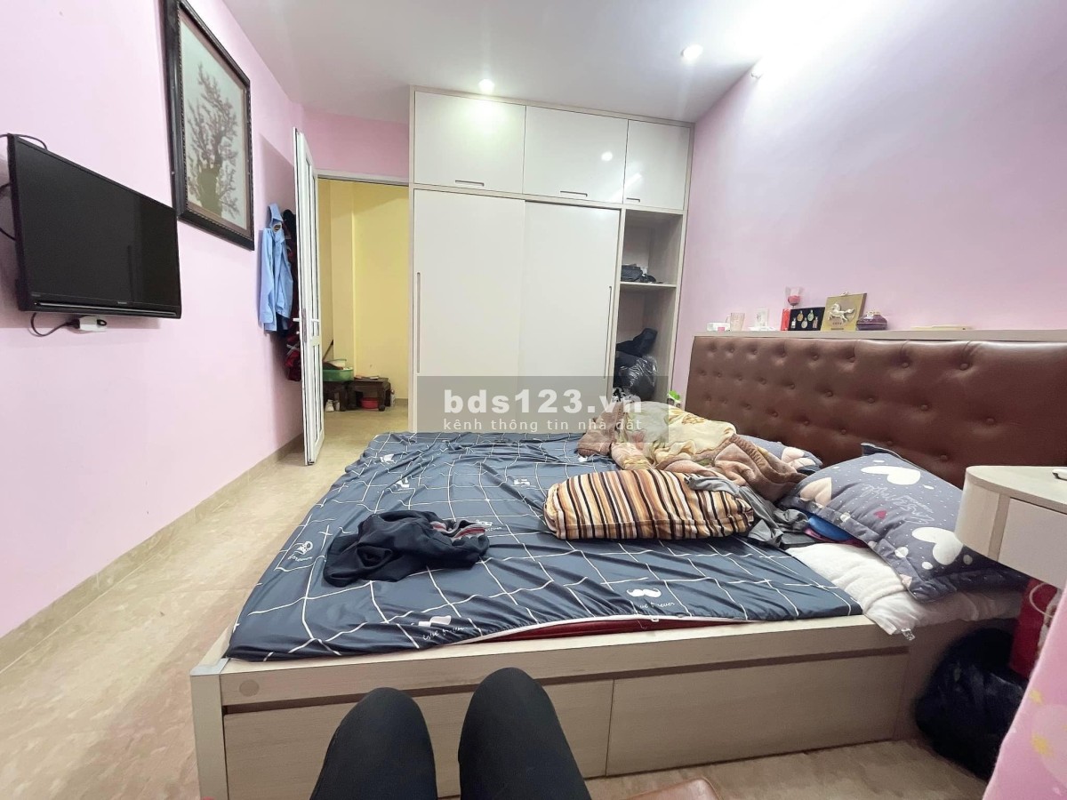 Cần bán nhà dân xây - Cách ô tô 50m - Khu vực đang phát triển.