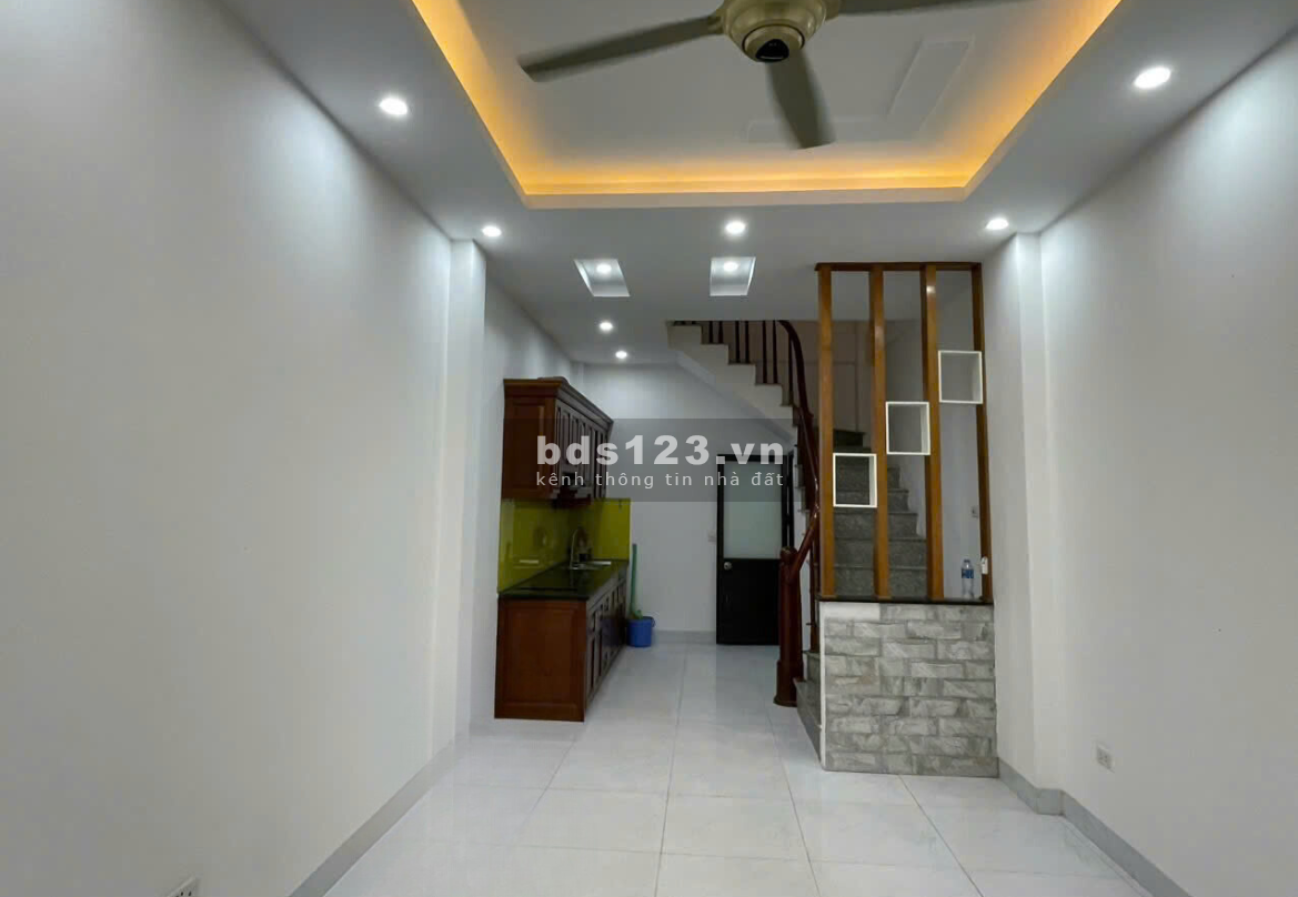 Nhà 30m2 x 5 tầng Tây Mỗ, nhà xây mới, ngõ nông thoáng, ô tô cách 30m, giá 4.3 tỷ, lh 0978 052 259