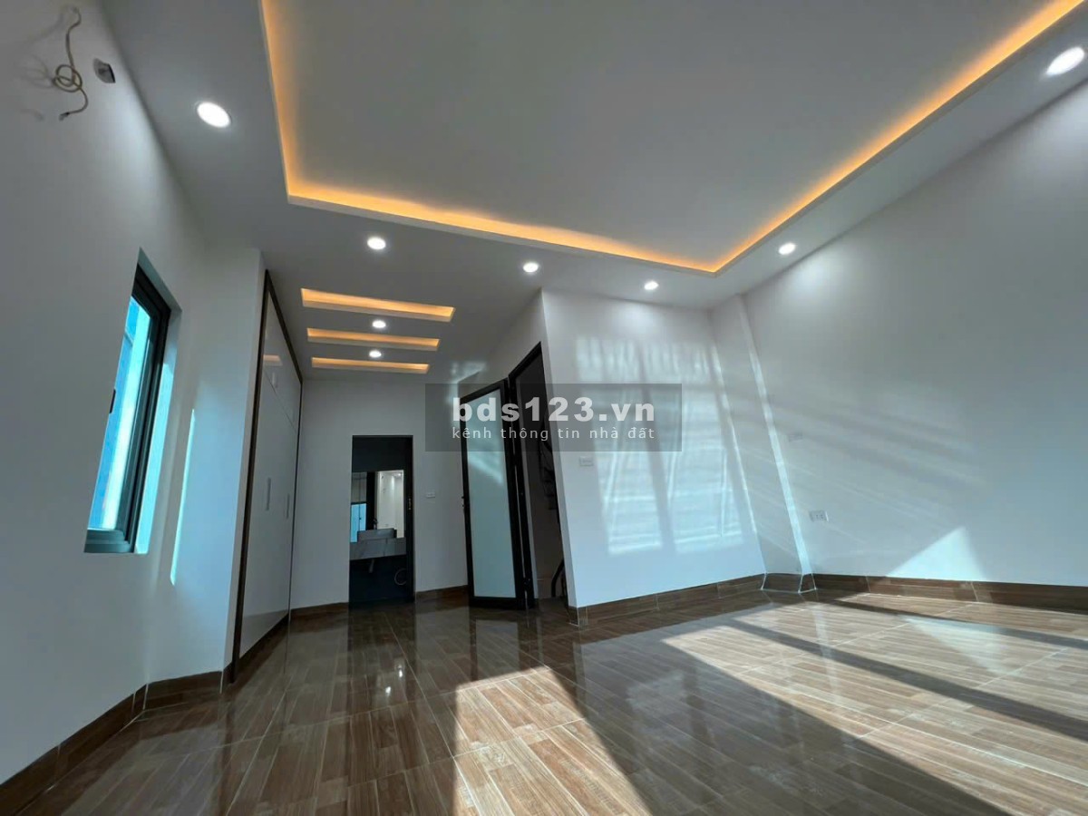 Nhà 30m2 x 5 tầng Tây Mỗ, nhà xây mới, ngõ nông thoáng, ô tô cách 30m, giá 4.3 tỷ, lh 0978 052 259