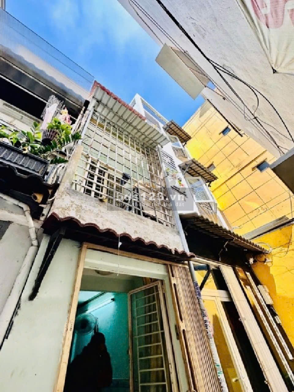 1 tỷ 950 - Nhà Thích Quảng Đức, Phú NHuận