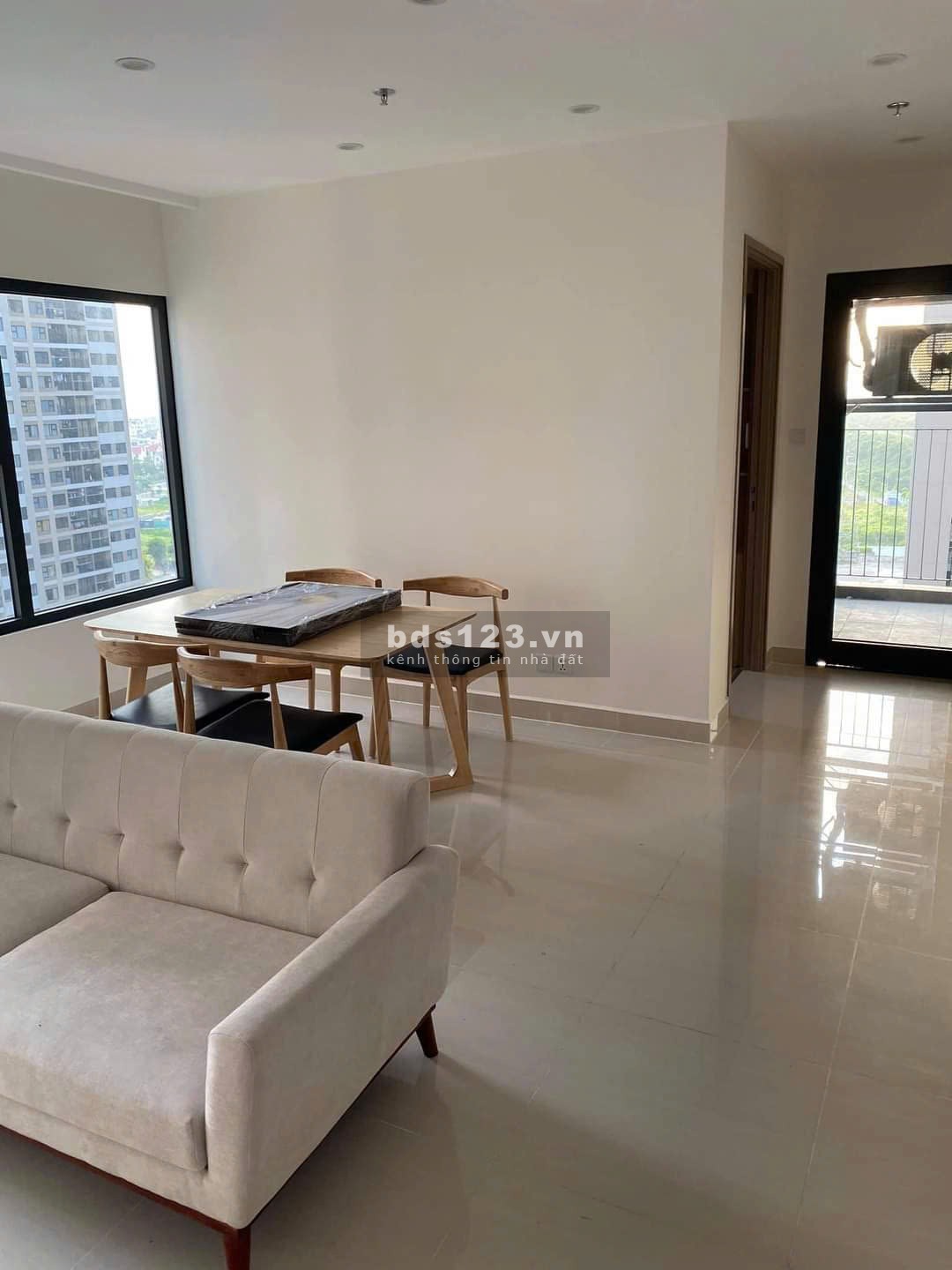 Bán CĂN GÓC 2PN+ 63m2, full đồ S102, tầng trung đẹp, view nội khu BỂ BƠI GIÁ 4 TỶ