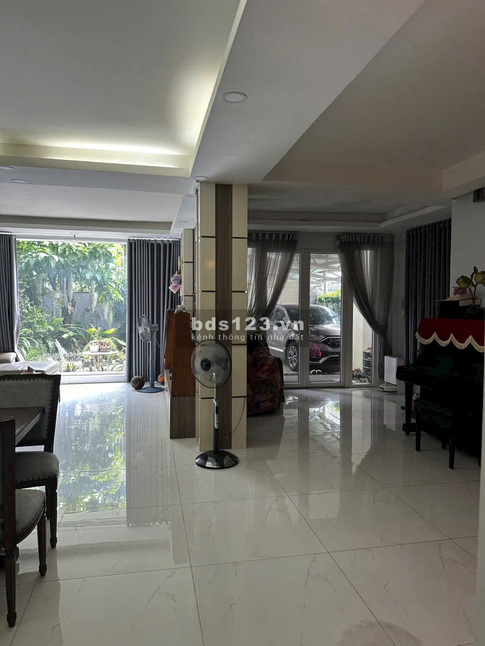 Bán gấp Bán biệt thự khu bên sông Sài Gòn 10 x 20 = 200 m2 (Sổ hồng) Thương Lượng