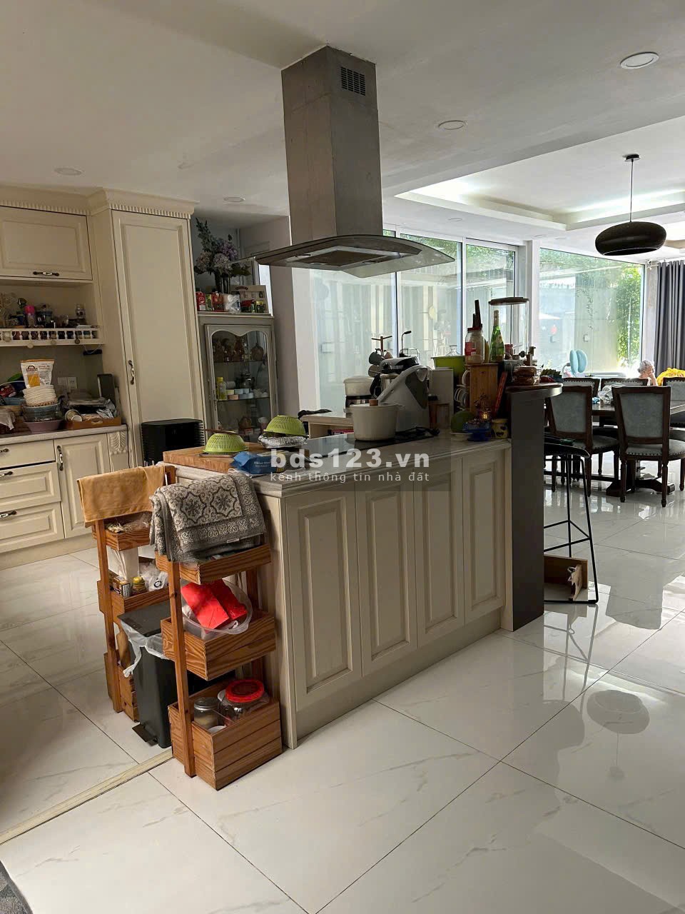 Bán gấp Bán biệt thự khu bên sông Sài Gòn 10 x 20 = 200 m2 (Sổ hồng) Thương Lượng