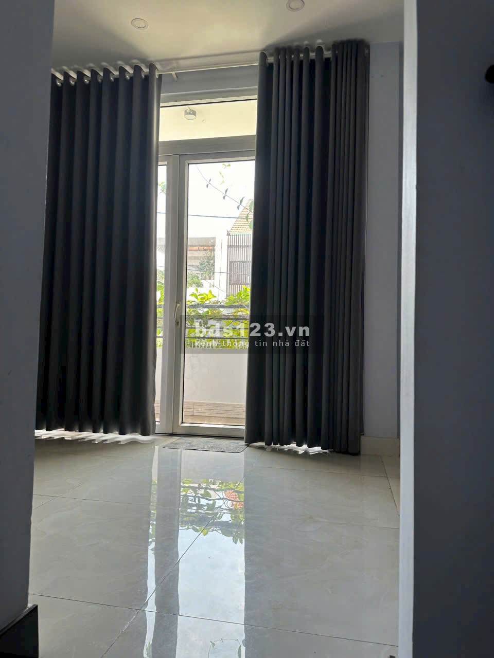 Bán gấp Bán biệt thự khu bên sông Sài Gòn 10 x 20 = 200 m2 (Sổ hồng) Thương Lượng