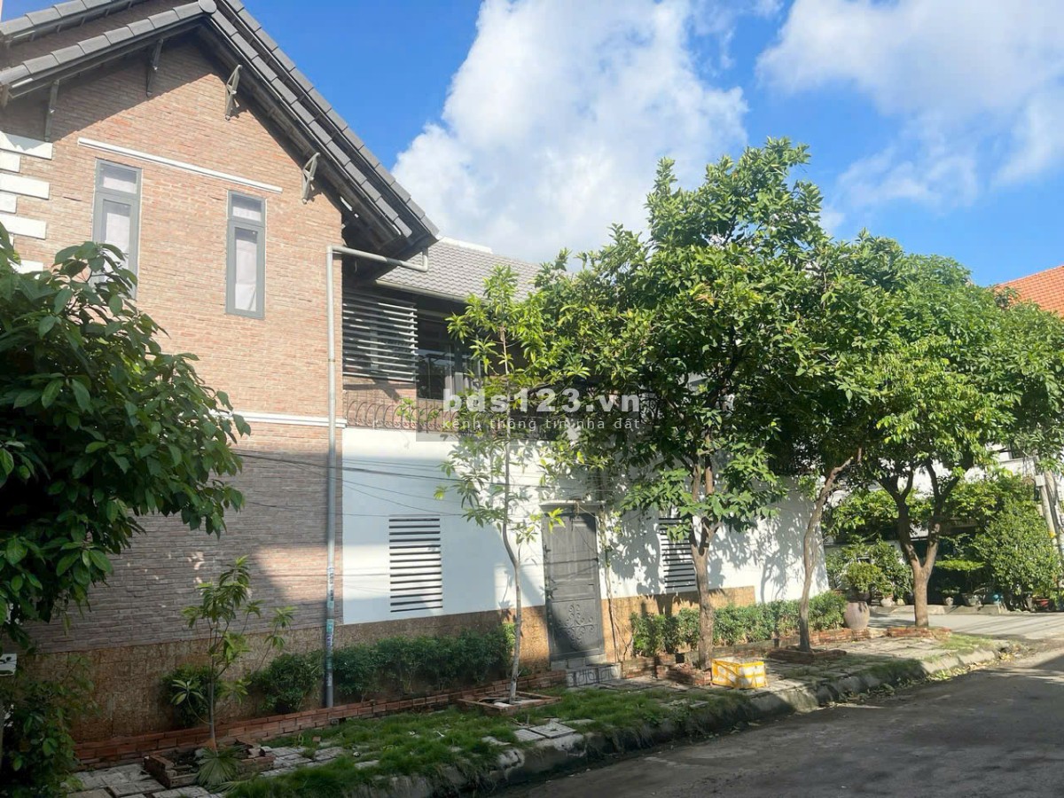 Bán gấp GIẢM 1 TỶ BÁN NHÀ 2 TẦNG, GÓC 2 MẶT TIỀN - ĐƯỜNG 23 , P Hiệp Bình Chánh, TP Thủ Đức.
