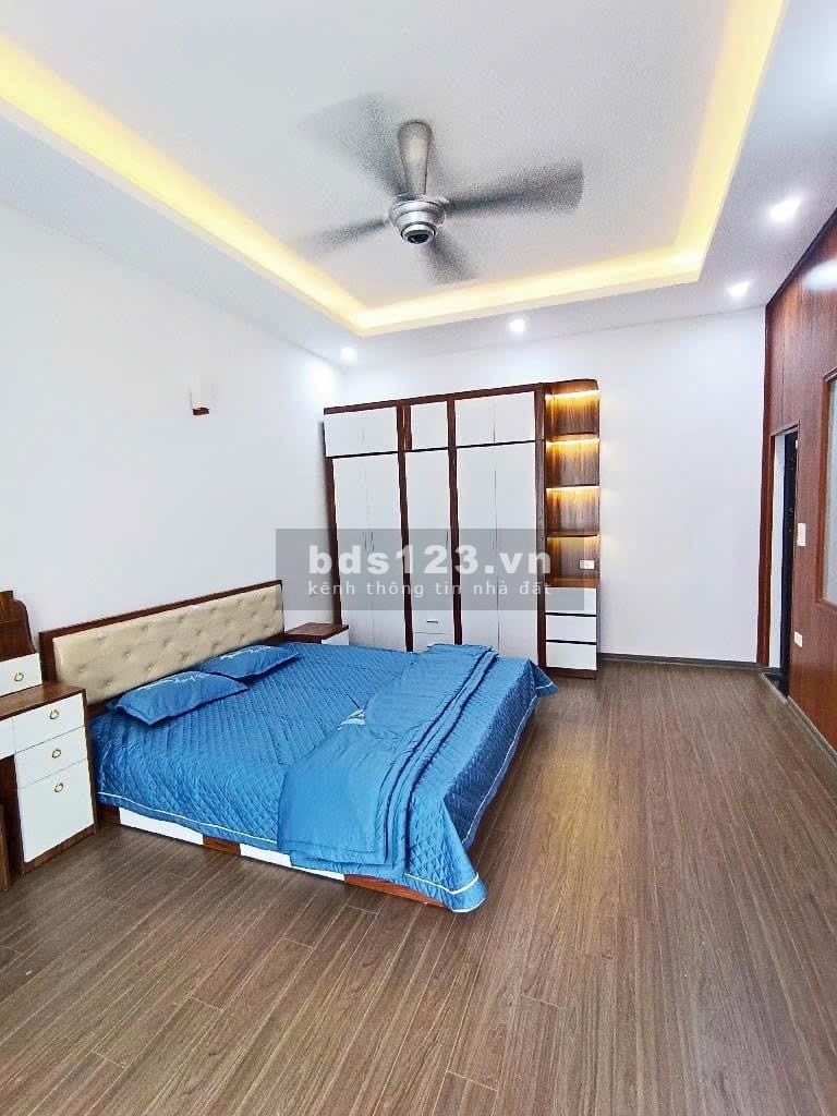Giáp Bát, Hoàng Mai, 35m2, 4 tầng, 6,8 tỷ. Vị trí cực đẹp, BX Giáp Bát, trường học C1,2,3
