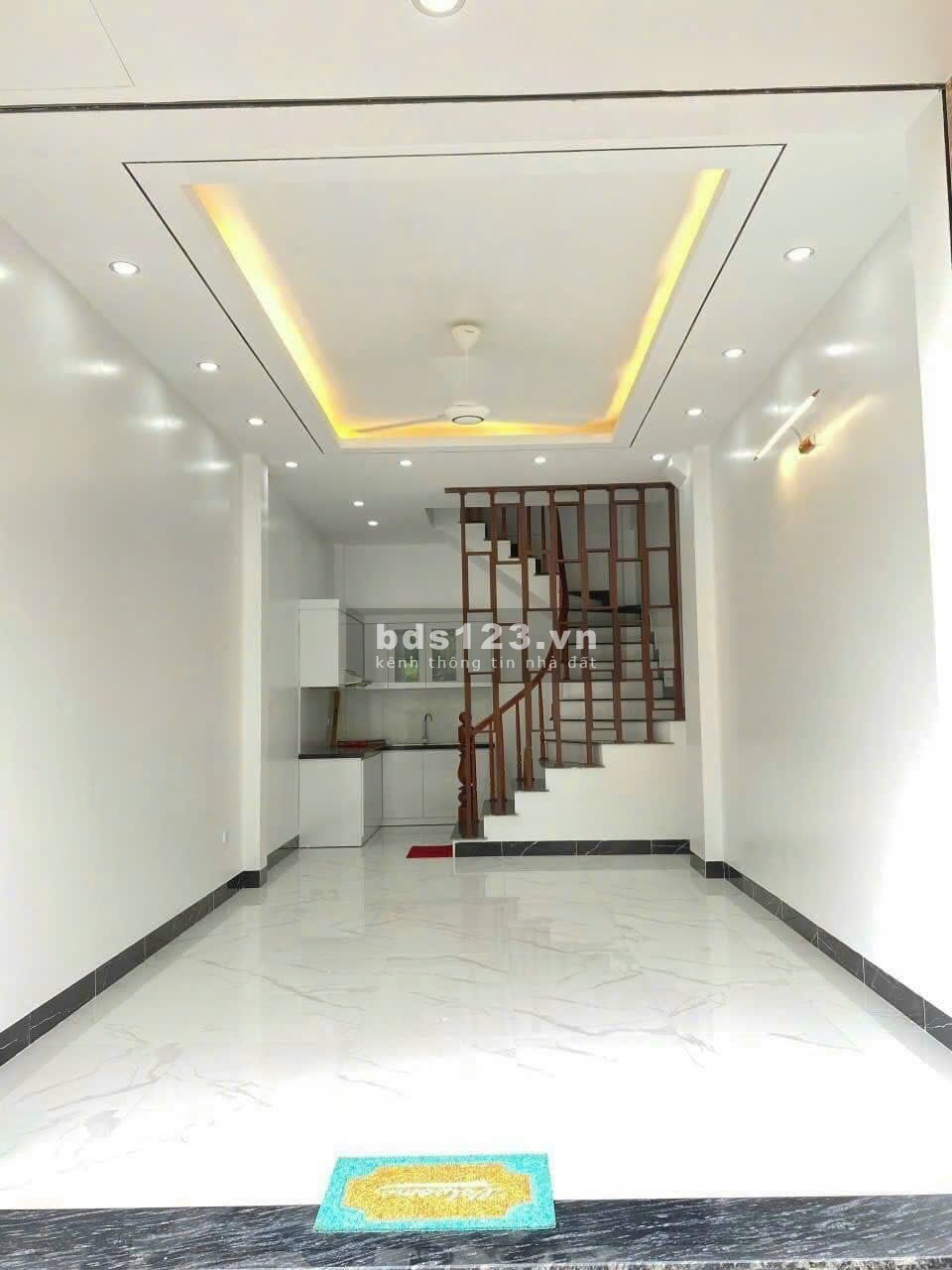 Bán nhà 32m2 x 5 tầng Tây Mỗ, nhà xây mới, ô tô đỗ cổng, giá 4.55 tỷ, lh 0978 052 259