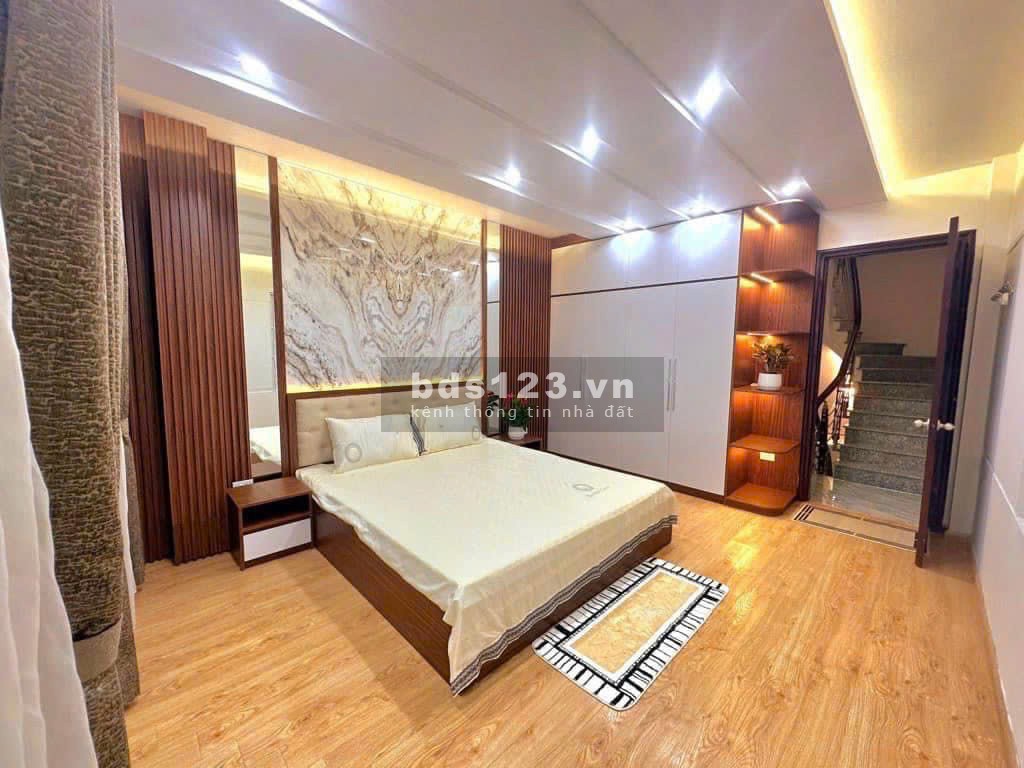Bán nhà 32m2 x 5 tầng Tây Mỗ, nhà xây mới, ô tô đỗ cổng, giá 4.55 tỷ, lh 0978 052 259