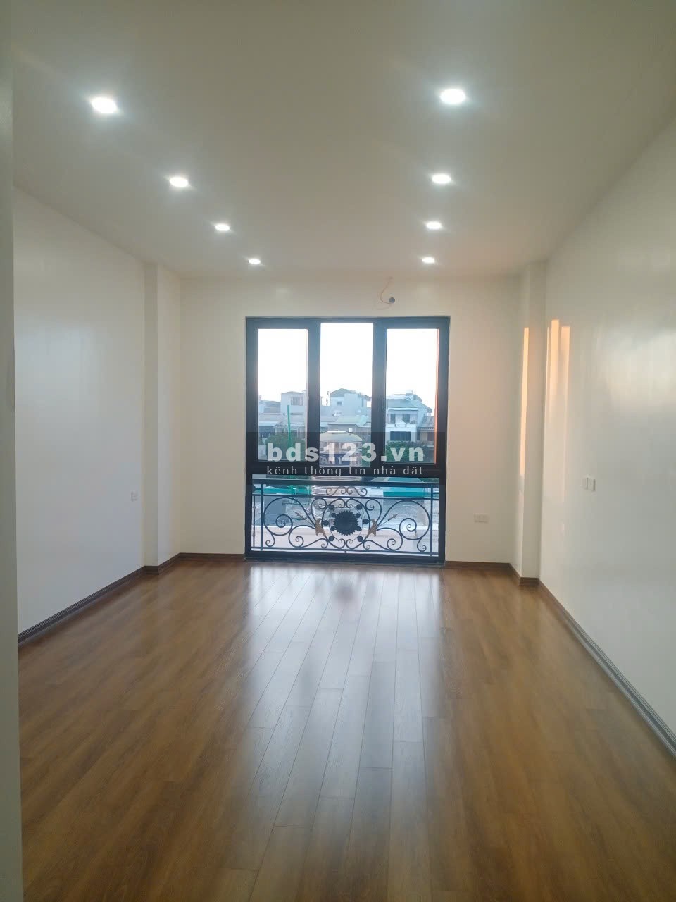 Bán nhà 32m2 x 5 tầng Tây Mỗ, nhà xây mới, ô tô đỗ cổng, giá 4.55 tỷ, lh 0978 052 259