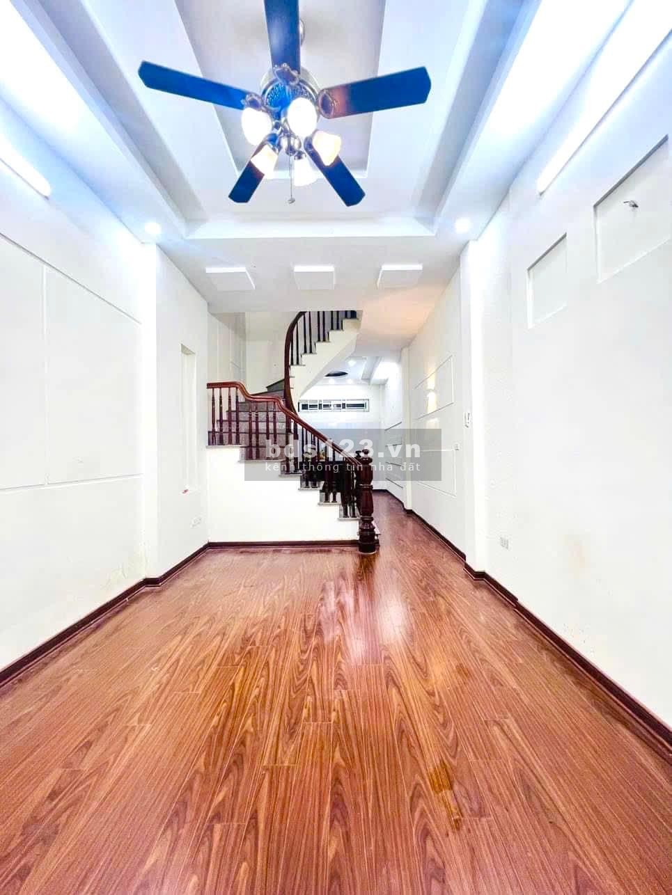 BÁN NHÀ - PHAN KẾ BÍNH - BA ĐÌNH - 45m2 x 5 tầng - Mặt tiền 3.5m - 7,x tỷ nhỏ