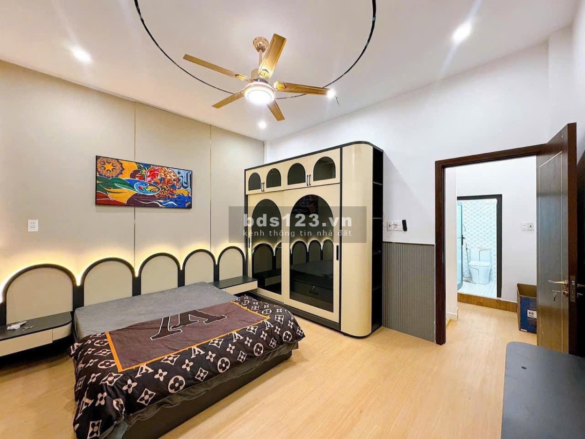 Nhà tự xây ở được gần 2năm giờ muốn bán lại giá 750tr trên MT Trịnh Như Khuê Bình Chánh 75m2, SHR