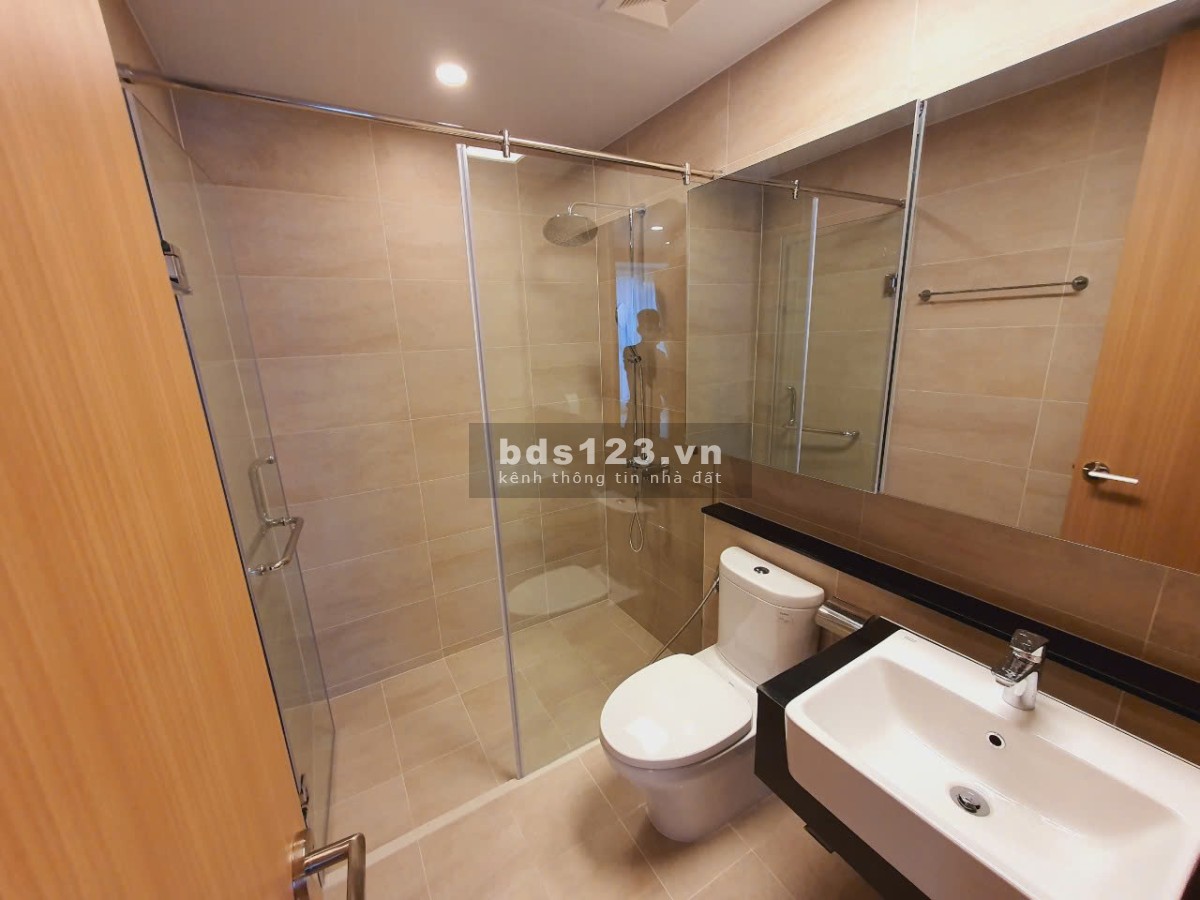 Bán gấp! Căn hộ 2PN/101m2 tầng trung, đồ cơ bản view thoáng tòa 903 Starlake