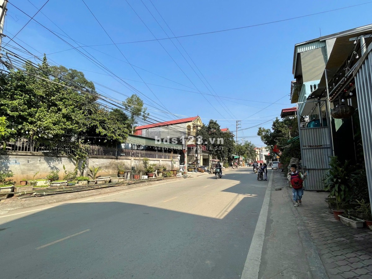Cần bán 500M Đất Tp Gồm Thổ Cư Và Đất Vườn Gần Đường 6, Phường Thống Nhất, Hòa Bình, Hòa Bình