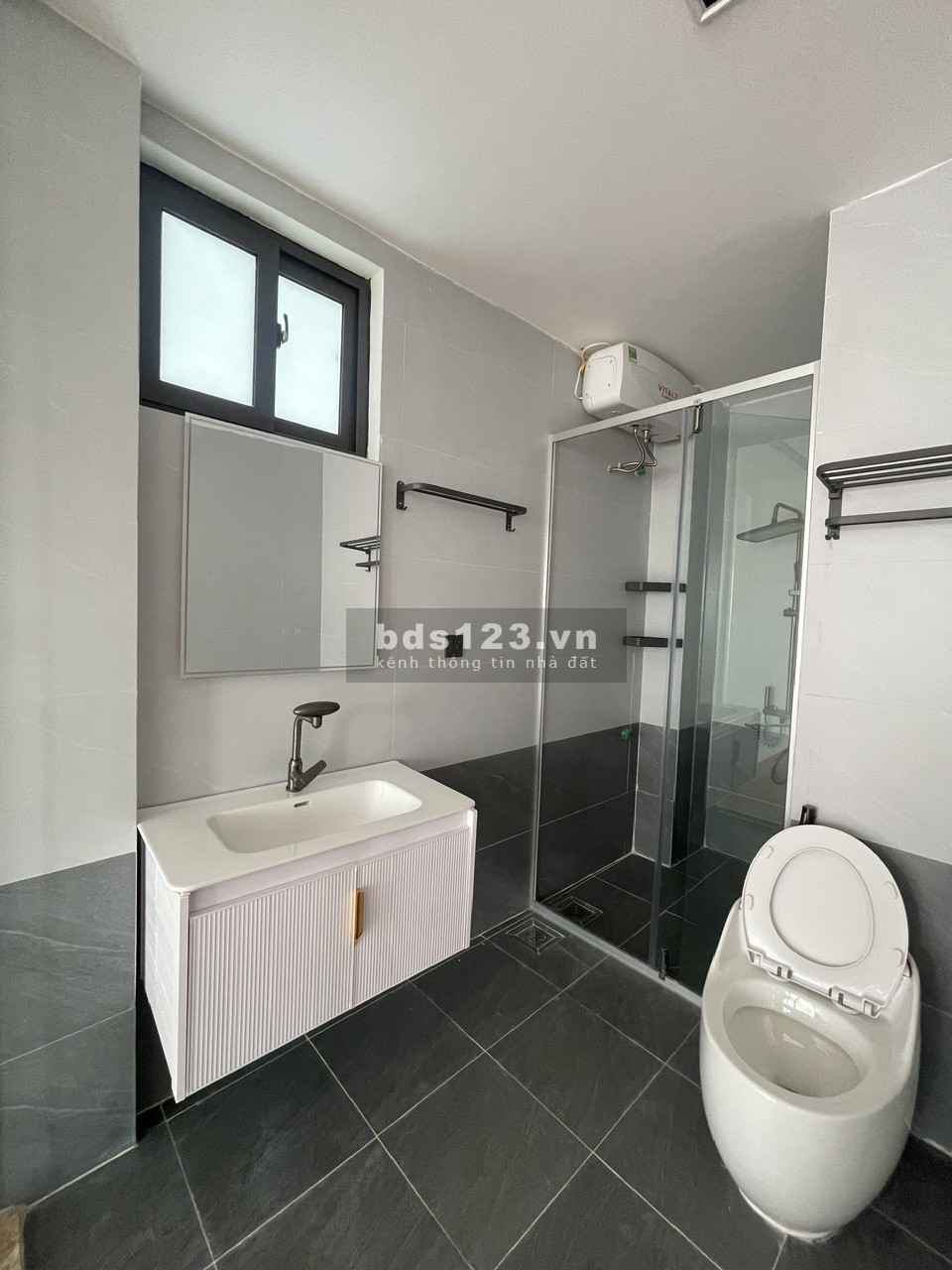 Bán Căn Nhà Siêu Đẹp 7 Tầng Thang Máy Tại Nguyễn Văn Cừ ( Full Nội Thất )