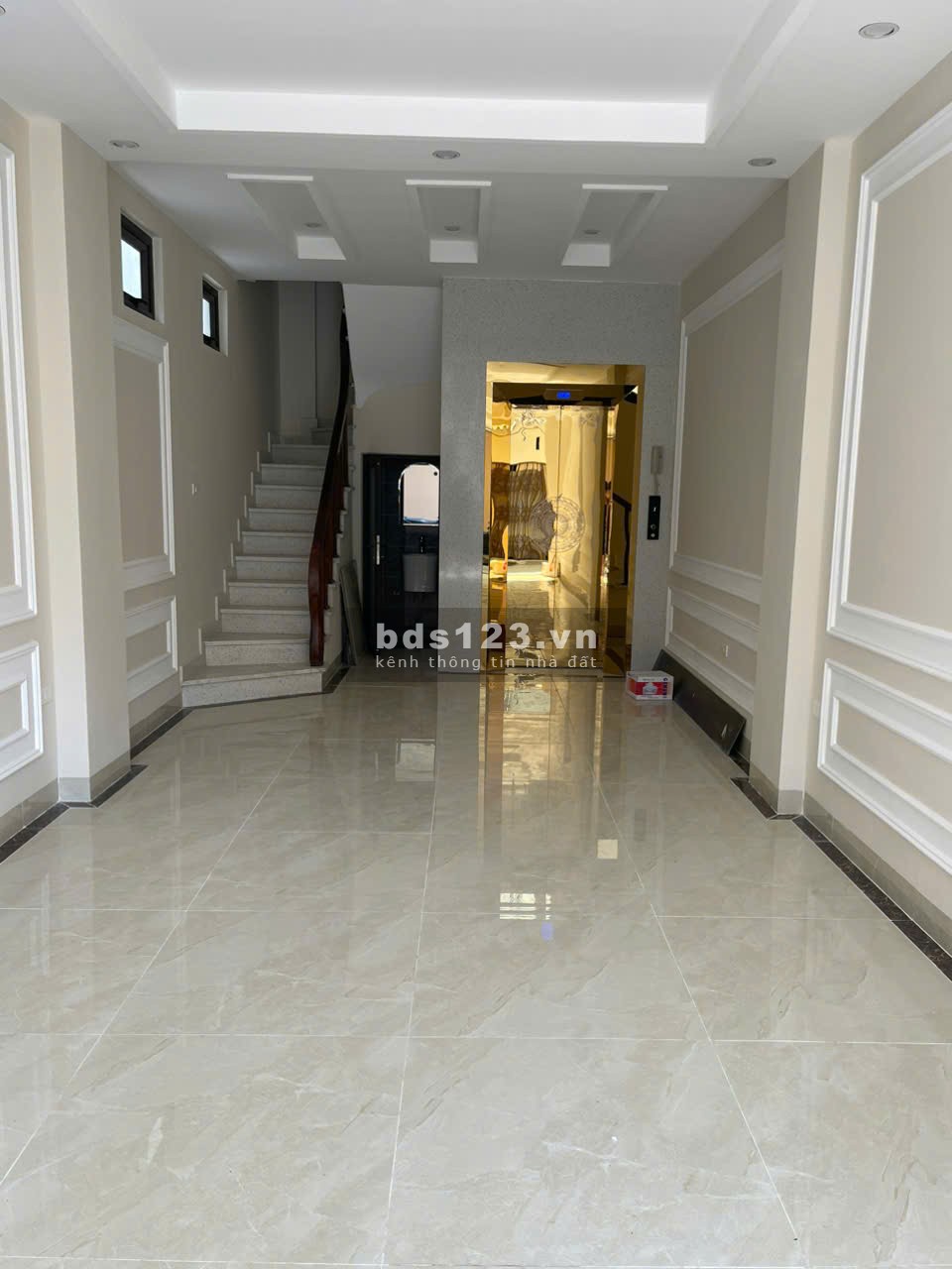 Bán Nhà 6 Tầng 1 Tum Thang Máy, Lô Góc Tại Nguyễn Văn Cừ, P. Bồ Đề