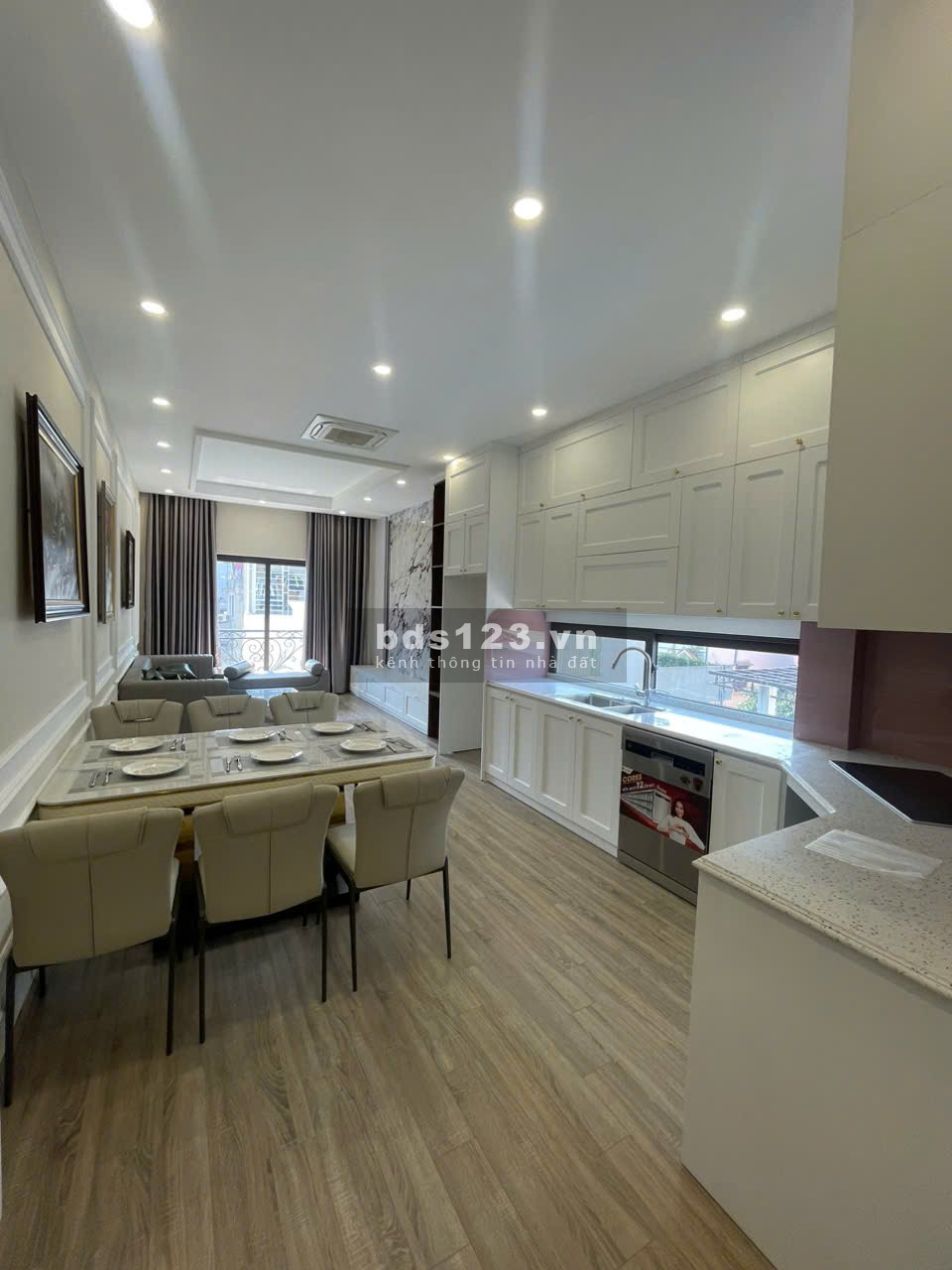 Bán Nhà 6 Tầng 1 Tum Thang Máy, Lô Góc Tại Nguyễn Văn Cừ, P. Bồ Đề