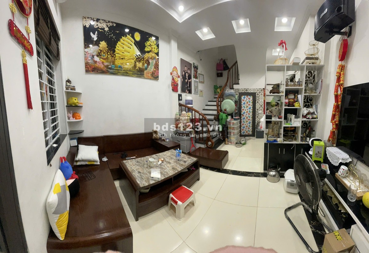Bán Nhà 31m2 Tại Tư Đình, P. Long Biên