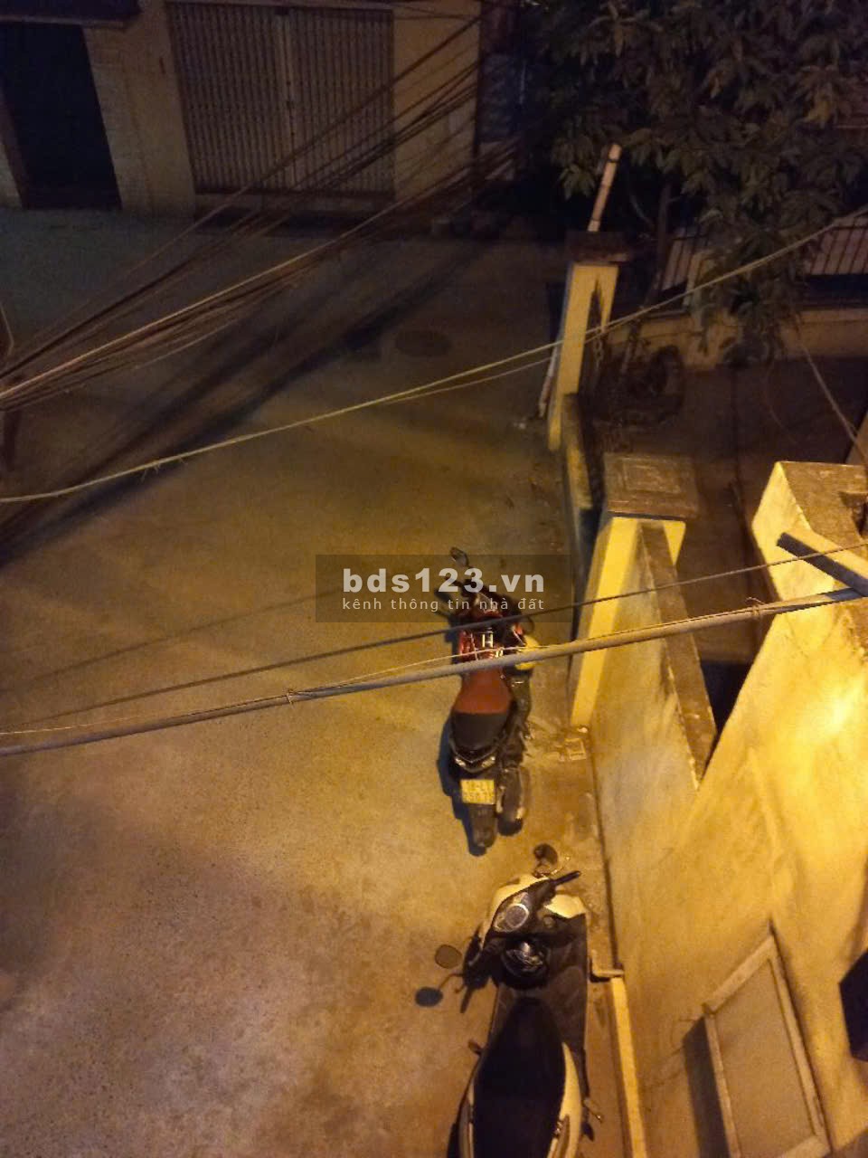 Chúng chủ Bán 40Met đất mặt tiền có nhà 2 tầng siêu rộng; ô to đỗ cửa