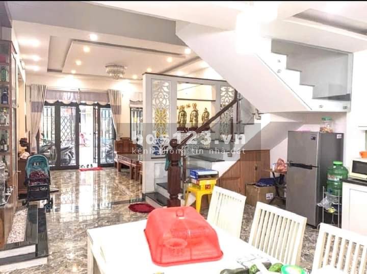 Chính chủ bán nhà MT đường PHÙNG CHÍ KIÊN, TT LIÊN CHIỂU, giá chỉ nhỉnh 5 tỷ.