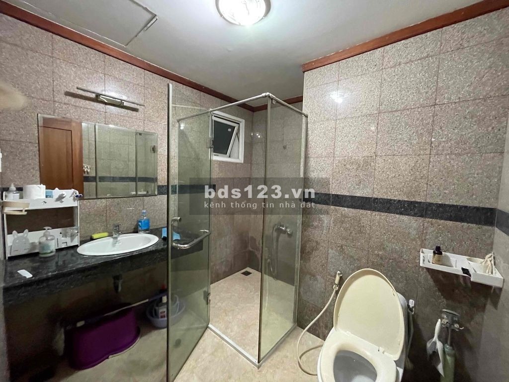 Chủ nhà cần cho thuê căn hộ Hoàng Anh Giai Việt, đường Tạ Quang Bửu, Quận 8