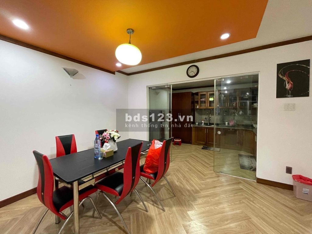 Chủ nhà cần cho thuê căn hộ Hoàng Anh Giai Việt, đường Tạ Quang Bửu, Quận 8