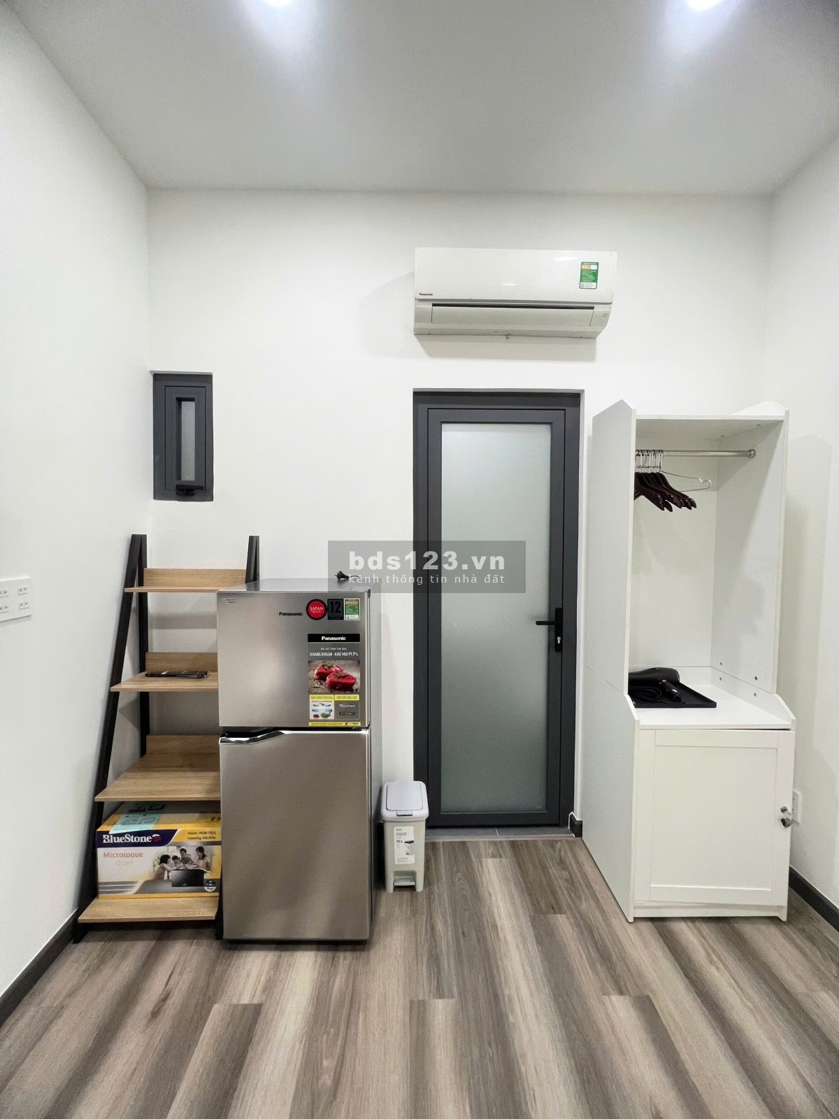Phòng trọ cao cấp full NT ở 585 Nguyễn Thị Thập quận 7