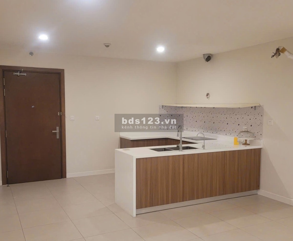 Cho thuê căn hộ giá rẻ 2PN/75m2 đồ cơ bản tại Kosmo Tây Hồ!