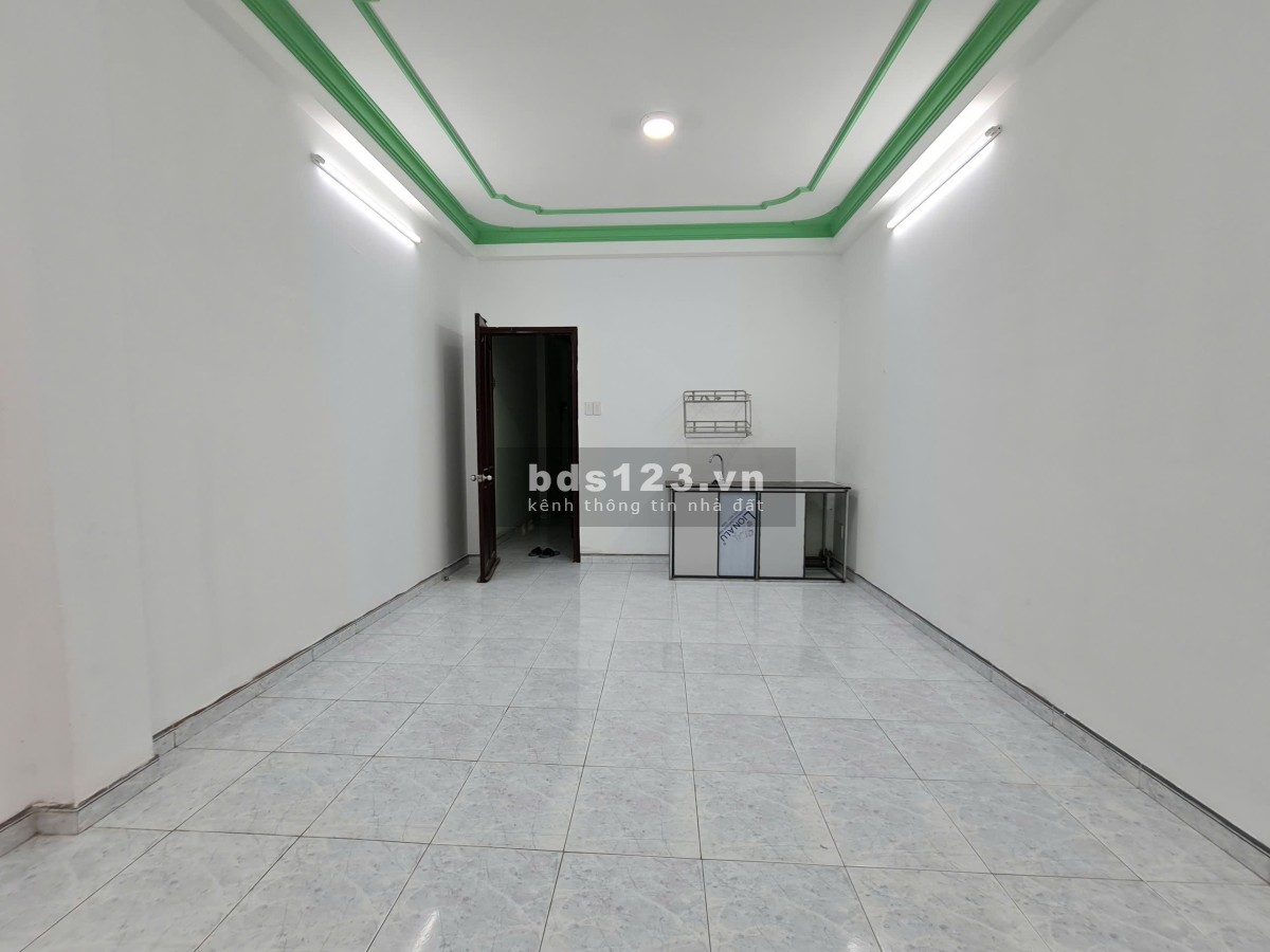 Ban công siêu thoáng tại 719 Huỳnh Tấn Phát quận 7