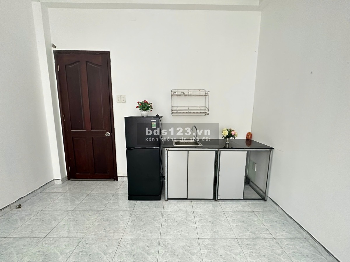Ban công siêu thoáng tại 719 Huỳnh Tấn Phát quận 7