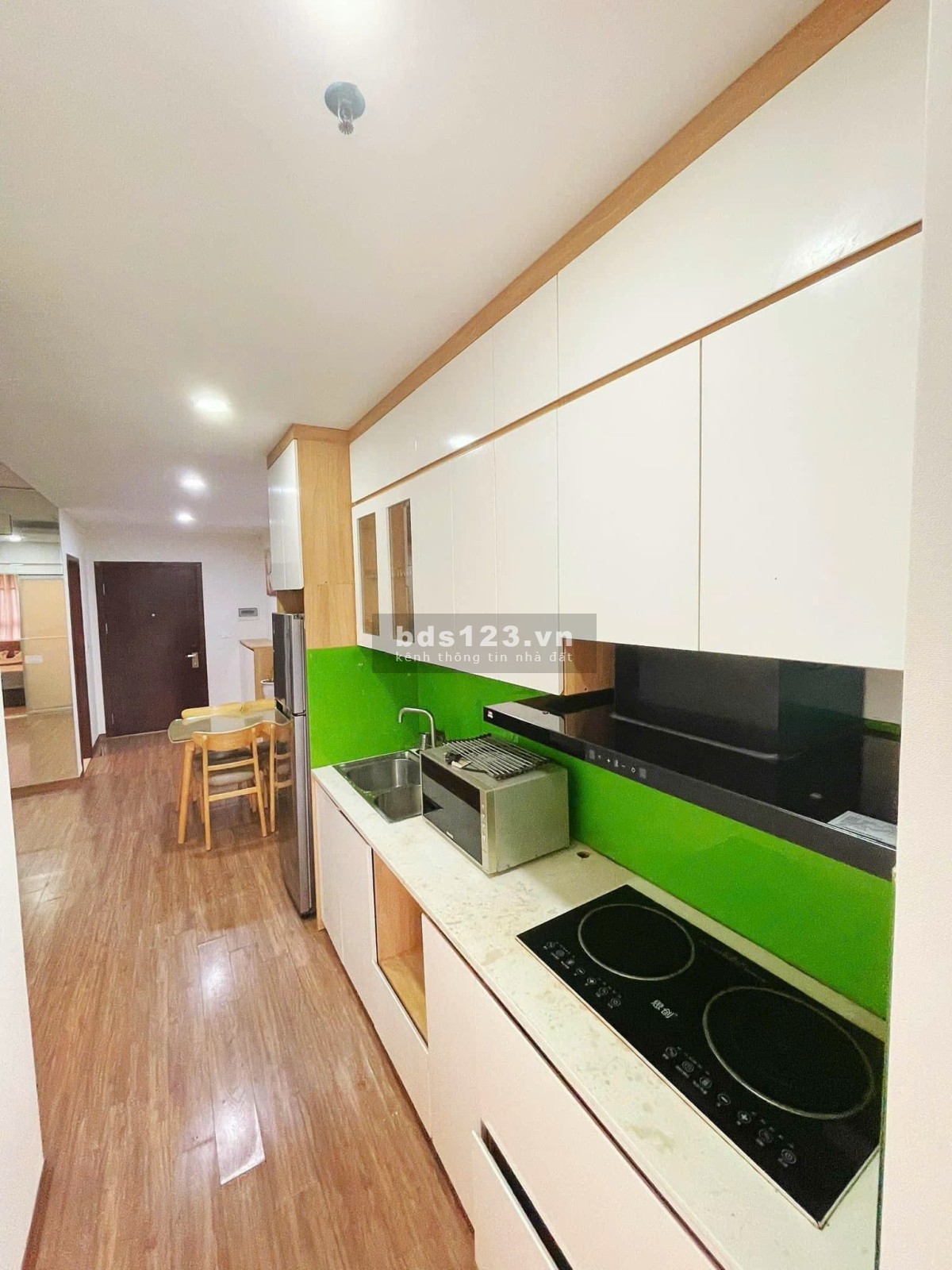 Bán căn Royal Park, Full nội thất siêu đẹpDiện tích: 70m2; 2 Phòng ngủ, 2 WC
