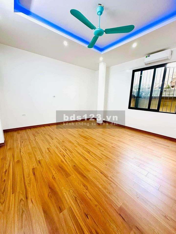 BÁN NHÀ ĐÊ LA THÀNH 58M X 5T - MẶT TIỀN 5M - MẶT NGÕ THÔNG KINH DOANH SẦM UẤT - NGÕ CẠNH ĐẠI HỌC