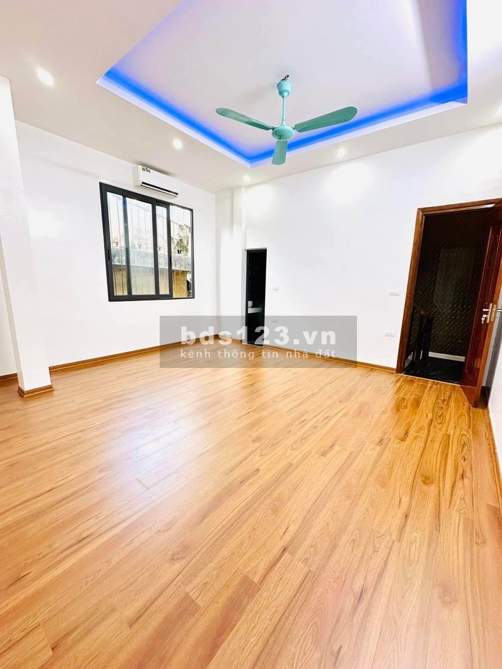 BÁN NHÀ ĐÊ LA THÀNH 58M X 5T - MẶT TIỀN 5M - MẶT NGÕ THÔNG KINH DOANH SẦM UẤT - NGÕ CẠNH ĐẠI HỌC