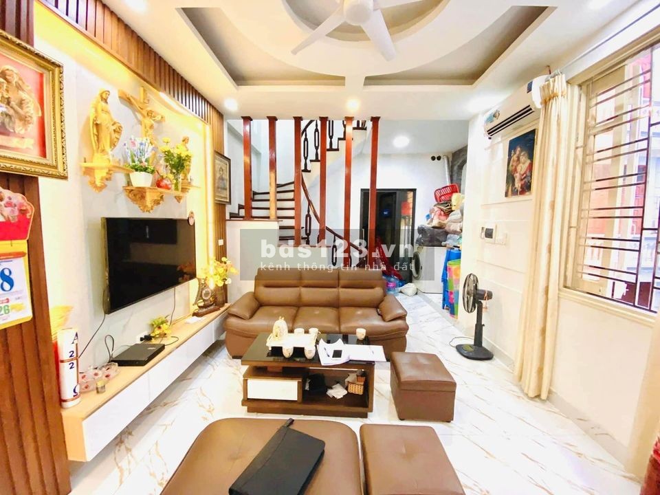 BÁN NHÀ ĐƯỜNG LÁNG - 37M X 6T - MẶT TIỀN 3.7M - LÔ GÓC 2 MẶT TIỀN - NGÕ THÔNG - Ô TÔ ĐỖ 24/24