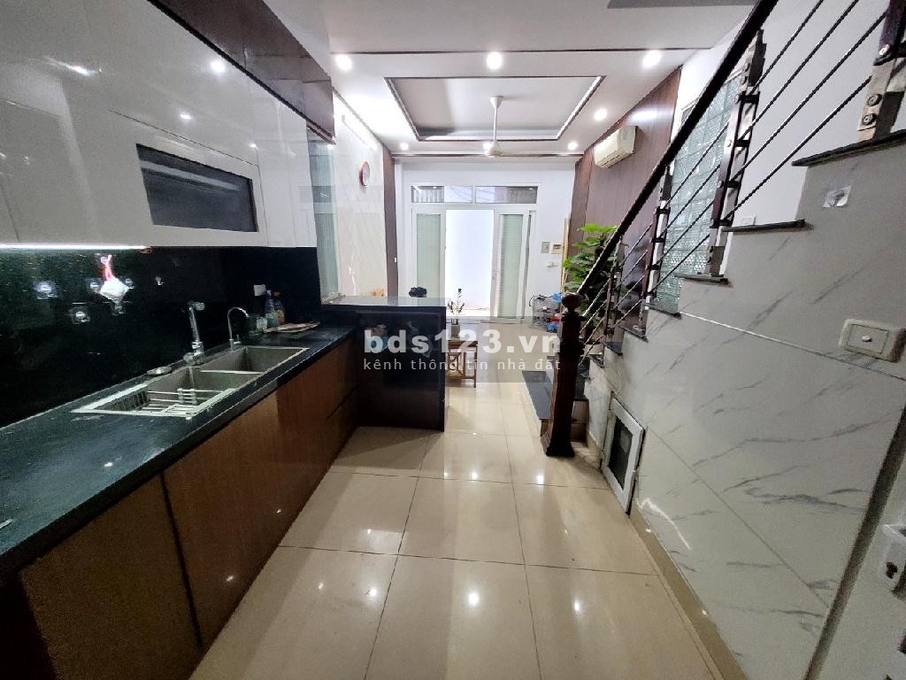 Bán nhà Yên Xá Tân Triều, ngõ thông, gần Văn Quán, 33m2, giá 5.8 tỷ