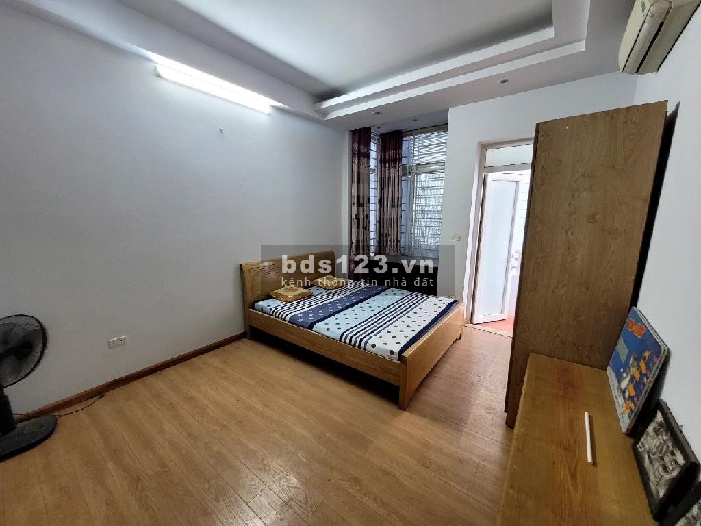 Bán nhà Yên Xá Tân Triều, ngõ thông, gần Văn Quán, 33m2, giá 5.8 tỷ