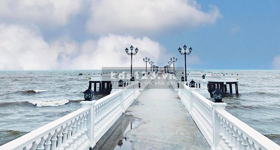 Bán nhanh lô đất mặt biển Hải Tiến - 300m2, đầu ve, view biển cực đẹp!